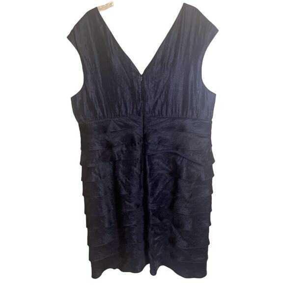 London Times Black V-Neck Sheath Cocktail Dress - 22W - Picture 7 of 8